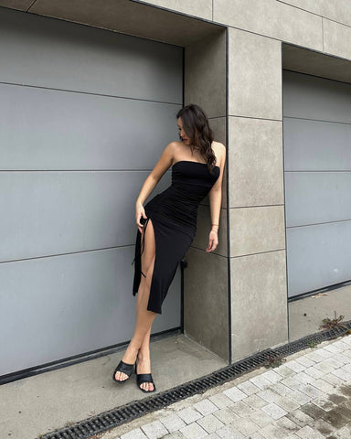 Siyah Büzgü Detaylı Elbise